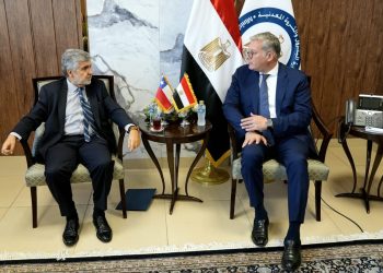 “مصر وتشيلي تبحثان تعزيز التعاون في قطاعي البترول والتعدين”