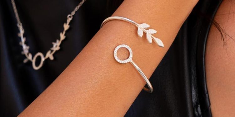 لافندر لايف تطلق علامتها التجارية الجديدة Lavazzag بمجموعة إكسسوارات مستوحاة من زهرة اللافندر