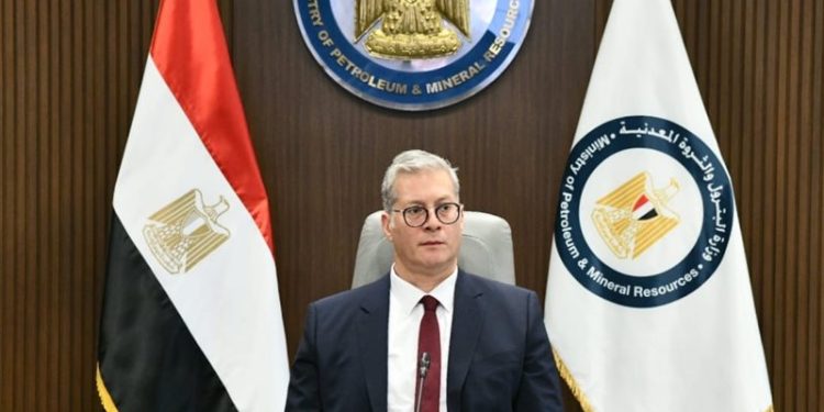 كريم بدوي يزور “بترومنت” ويقدم واجب العزاء  للمهندس إبراهيم مطاوع في وفاة نجله