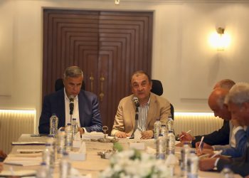 وزير قطاع الأعمال ومحافظ الإسكندرية يبحثان تعزيز التعاون في الاستثمار السياحي والفندقي وتعظيم الاستفادة من الأصول