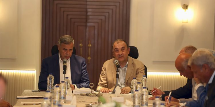 وزير قطاع الأعمال ومحافظ الإسكندرية يبحثان تعزيز التعاون في الاستثمار السياحي والفندقي وتعظيم الاستفادة من الأصول