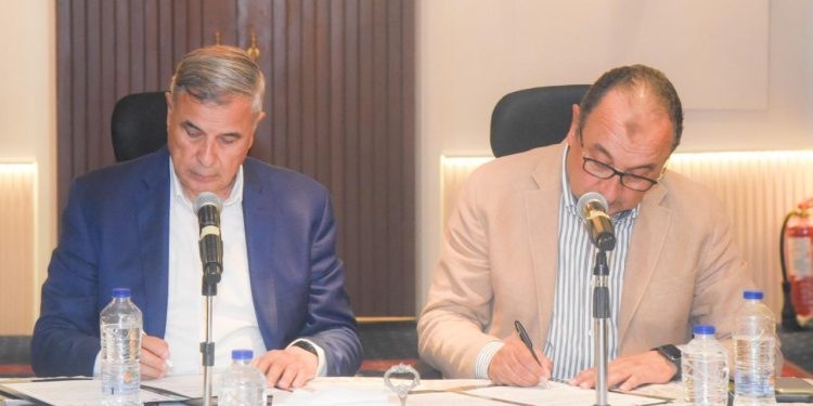 وزير قطاع الأعمال ومحافظ الإسكندرية يوقعان بروتوكولًا لتوريد 120 أتوبيس غاز طبيعي من إنتاج “النصر للسيارات”