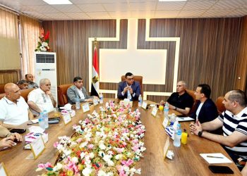 وزير الإسكان يعقد اجتماعا بمقر جهاز “برج العرب الجديدة” لمتابعة سير العمل بمختلف القطاعات بالمدينة