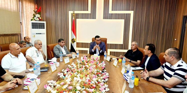 وزير الإسكان يعقد اجتماعا بمقر جهاز “برج العرب الجديدة” لمتابعة سير العمل بمختلف القطاعات بالمدينة