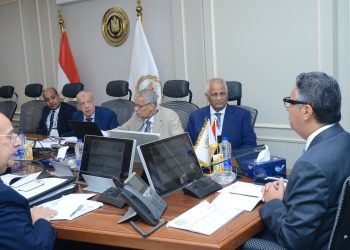 وزير التموين يجتمع مع رؤساء مجالس إدارات شركات المطاحن لمتابعة انتظام منظومة الطحن