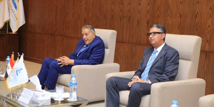 وزير التموين يلتقي قيادات الاتحاد العام للغرف التجارية لبحث ضبط الأسواق وتخفيض الأسعار