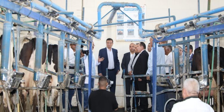 وزير الزراعة ومحافظ الشرقية يتفقدان مشروع الصالحية الزراعي المتكامل