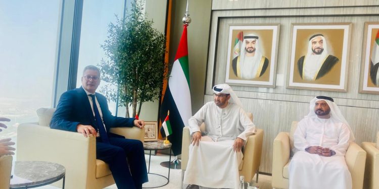 وزير البترول يبحث تعزيز التعاون مع الإمارات في قطاع الطاقة