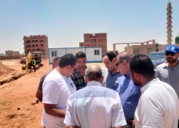 رئيس جهاز مدينة الشروق يتفقد مشروع التغذية الرئيسي بالمياه بعددٍ من المجاورات بمنطقة الرابية