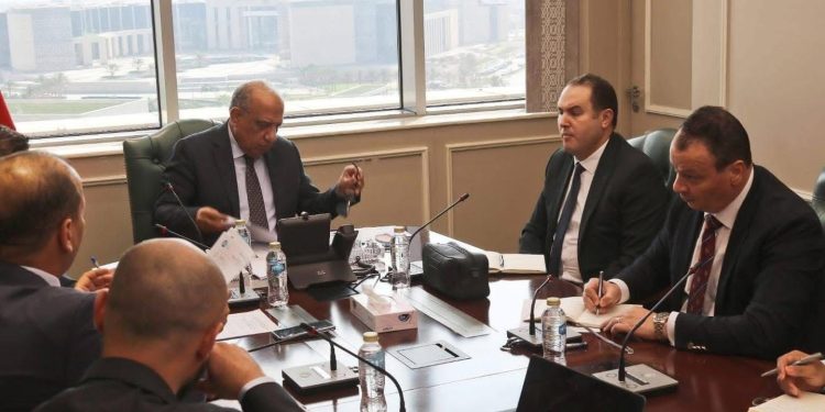 اجتماع مصرى روسي لبحث واستعراض توطين صناعة الأنظمة والمعدات والمهمات الكهربائية