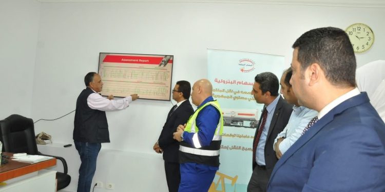 رئيس هيئة البترول يتفقد مركز تدريب القيادة الامنة بشركة السهام البترولية