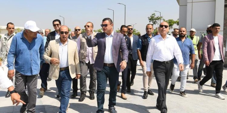وزير الإسكان ومحافظ القاهرة يتفقدان مكونات مشروع حدائق “تلال الفسطاط” بمنطقة مصر القديمة