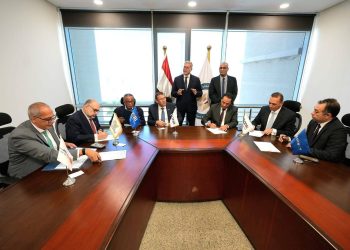 وزير البترول يشهد توقيع اتفاق مبادئ لتمويل مشروع إنتاج الصودا آش ومشتقاتها بالعلمين الجديدة
