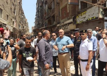 محافظ القليوبية فى الشارع يتابع حريق بمحل ماكولات بميدان المؤسسه بشبرا الخيمة