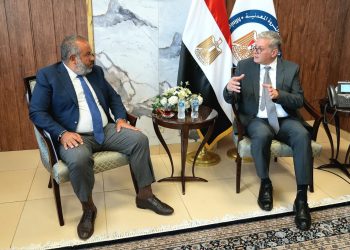 وزير البترول يبحث تسريع إجراءات إطلاق استثمارات مصرية جديدة لتعظيم القيمة المضافة من الفوسفات