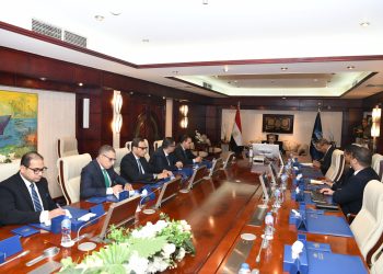 الفريق أسامة ربيع يلتقي رئيس التمثيل التجاري المصري لبحث سبل التعاون المشترك في مجال التسويق الخارجي