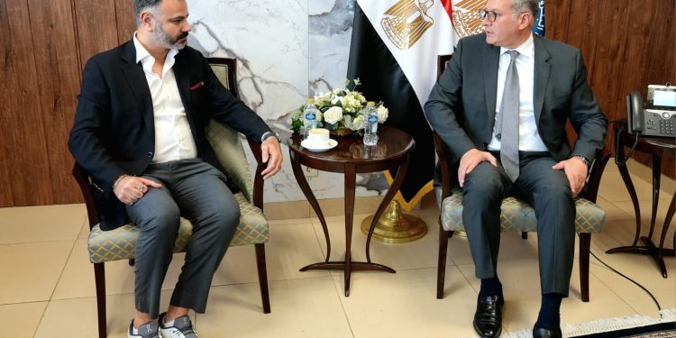 وزير البترول يبحث التعاون في قطاع التعدين مع شركة “IRH” الإماراتية