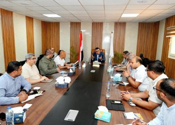 وزير الإسكان يستهل جولته اليوم بعقد اجتماع لمتابعة موقف تنفيذ المشروعات التنموية بالساحل الشمالى الغربي