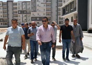 وزير الإسكان يُتابع موقف تنفيذ 4761 وحدة سكنية ضمن المبادرة الرئاسية “سكن لكل المصريين” بالعاشر من رمضان