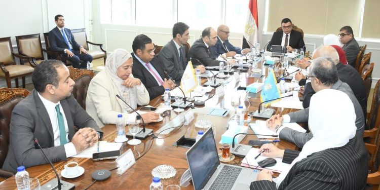 وزير الإسكان يتابع مستجدات تفعيل قانون تنظيم العلاقة بين المالك والمستأجر