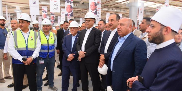  وزراء الصناعة والنقل وقطاع الأعمال والعمل والأوقاف يتفقدون مصانع شركة النصر للسيارات بحلوان
