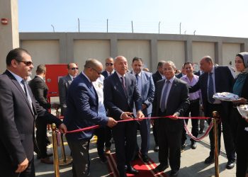 بالصور.. محافظ القاهرة ورئيس “التعاون للبترول” يفتتحان محطة وقود جديدة بغمرة