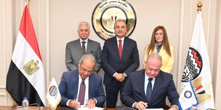 وزير قطاع الأعمال يشهد توقيع بروتوكول تعاون بين الوزارة والأكاديمية العربية للعلوم الإدارية لتعزيز التدريب وتنمية الكوادر البشرية