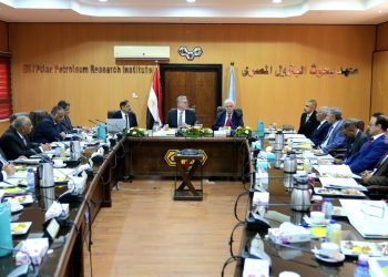 وزيرا البترول والتعليم العالي يترأسان اجتماع مجلس إدارة معهد بحوث البترول