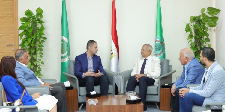الأكاديمية العربية تستضيف نائب وزير الصحة لمناقشة خطط التعاون في مجالات التدريب والجودة