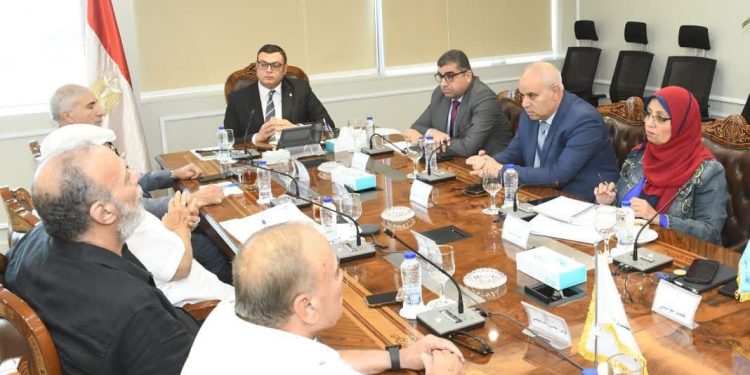 وزير الإسكان يلتقي رئيس وأعضاء جمعية مستثمري ٦ أكتوبر