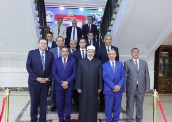 رئيس الأكاديمية العربية يشارك في افتتاح كلية البنات الأزهرية بمطروح