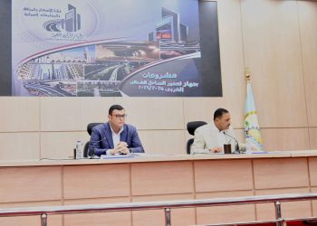 وزير الإسكان ومحافظ مطروح يتابعان الموقف التنفيذي لعدد من مشروعات المرافق والإسكان