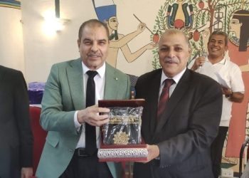 قيادات وعمال “مصر الوسطى” يكرمون المهندس “عصام إبراهيم” في حفل مهيب لبلوغه سن المعاش