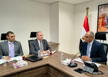 نائب وزير الإسكان يترأس اجتماع متابعة تصنيع المهمات الكهروميكانيكية بمشروعات المياه والصرف