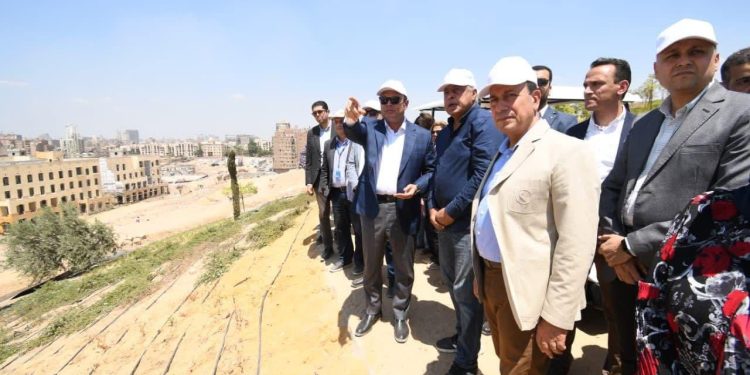 وزير الإسكان يختتم جولته بتفقد مكونات مشروع حدائق “تلال الفسطاط” بمنطقة مصر القديمة بالقاهرة