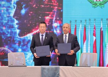 هواوي والأكاديمية العربية يوقعان بروتوكولاً لإنشاء مركز دعم تكنولوجي في منتدى الذكاء الاصطناعي