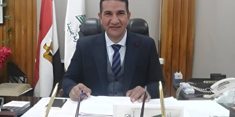 رئيس مدينة بني سويف الجديدة يحضر الاستعدادات النهائية الخاصة بتجديد حصول جهاز المدينة على شهادات الأيزو