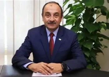 وزير قطاع الأعمال العام يدلي بصوته في انتخابات مجلس الشيوخ