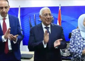 بالفيديو.. المصرف المتحد يودع الاستاذ أشرف القاضي الذي قاد المؤسسة برؤية استراتيجية وحكمة بالغة