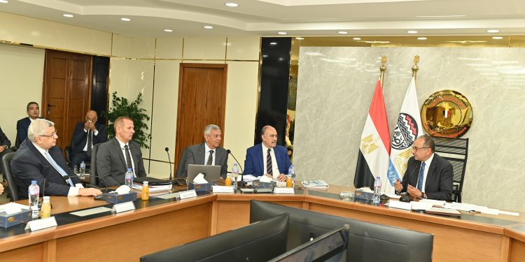 عاجل.. وزير قطاع الأعمال يترأس الجمعية العامة للقابضة للأدوية لاعتماد موازنة 2025-2026