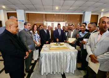 تكريم فريق العمل القائم على مشروع تطوير هنجر الشركة الرئيسي بمطار القاهرة الدولي