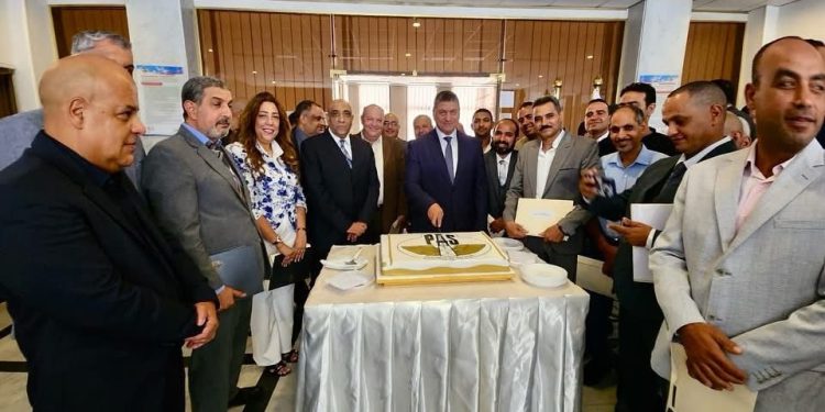 تكريم فريق العمل القائم على مشروع تطوير هنجر الشركة الرئيسي بمطار القاهرة الدولي