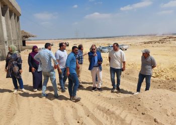 وزير الإسكان يتابع مشروعات المرافق والكهرباء بالمنطقة الصناعية الثانية بمدينة الفيوم الجديدة