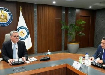 وزير البترول يثني علي شركة بترول الصحراء الغربية “ويبكو”  ويعتبرها من افصل 5 شركات نجحت في زيادة الإنتاج 