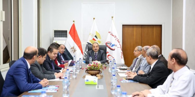 المهندس محمد شيمي يزور مركز معلومات قطاع الأعمال العام ويوجّه بوضع استراتيجية شاملة للنهوض بأدائه