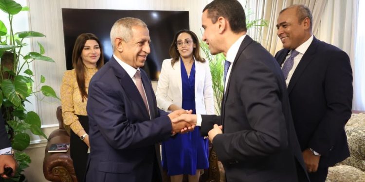 رئيس الأكاديمية العربية للعلوم والتكنولوجيا يلتقي بالسفير راجى الإتربي سفير مصر باليابان لبحث سبل التعاون العلمي و الاكاديمي بين الجانبين