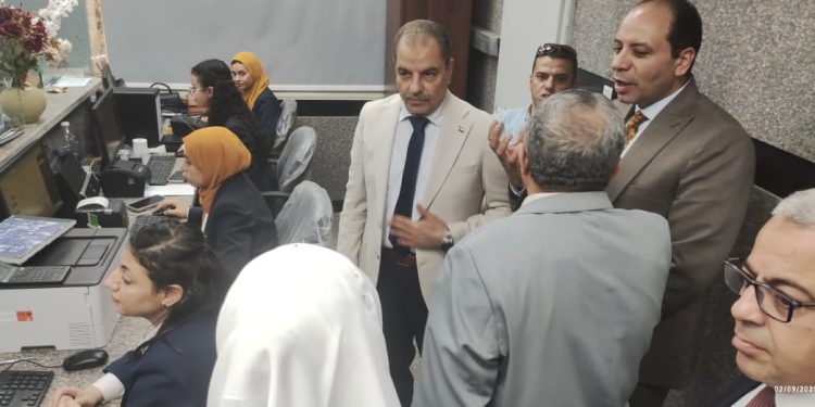 شركة مصر الوسطى للكهرباء تفتتح مركز خدمة عملاء مطورًا بالفيوم