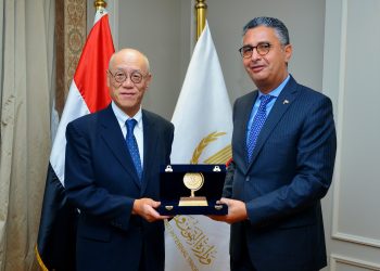 وزير التموين والتجارة الداخلية يلتقي سفير اليابان بالقاهرة لبحث تعزيز فرص الاستثمار والتعاون المشترك