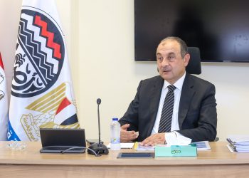 وزير قطاع الأعمال يجتمع برؤساء شركات “القابضة للسياحة والفنادق” لاستعراض مؤشرات الأداء ومستجدات المشروعات