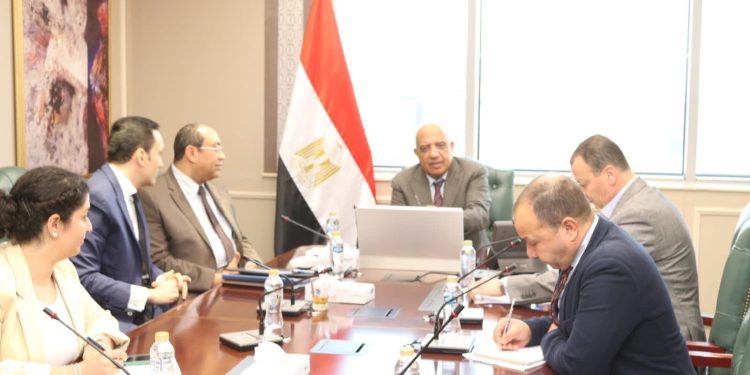 وزير الكهرباء يبحث مع مسئولي شركة سكاتك النرويجية سبل دعم وتعزيز التعاون